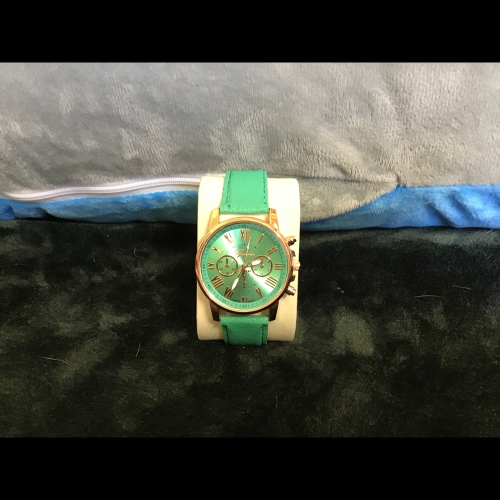 Watch - Picture 3 of 4
